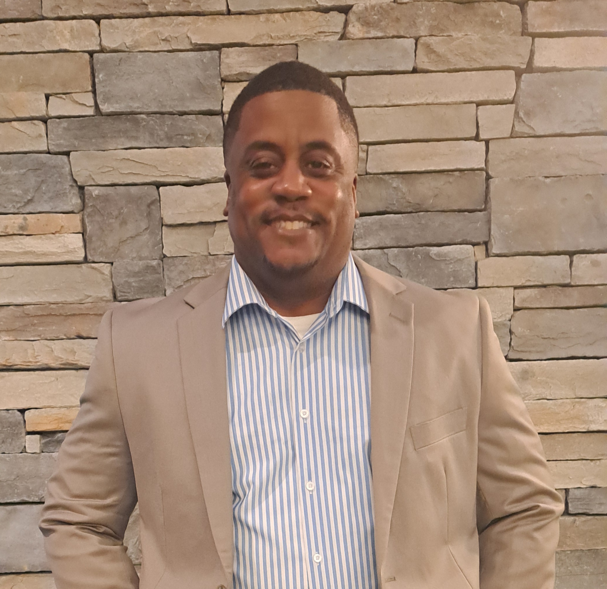 Experienced IT Consultant Mussawwir Sterrett overseeing commercial technology rollouts and infrastructure projects in Bowie MD